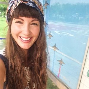 Meet your Posher, Elizabeth